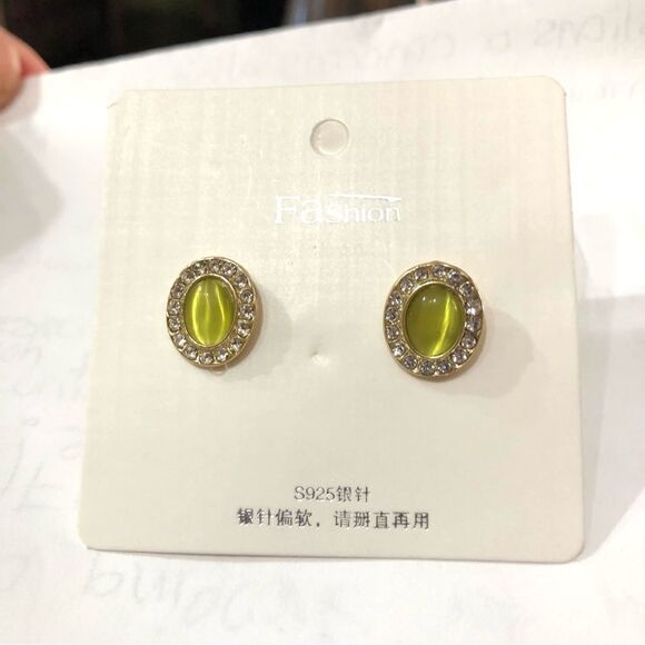 Green Oval Rhinestone Earrings (A)184 - Picture 2 of 7